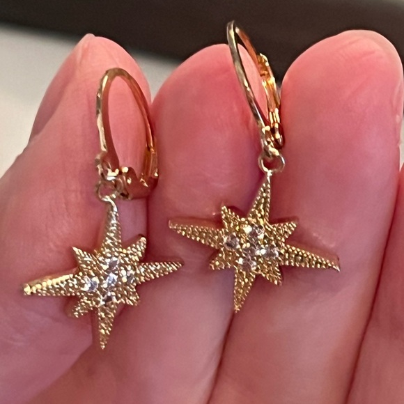 Jewelry - Gold Star Studded Drop Earrings